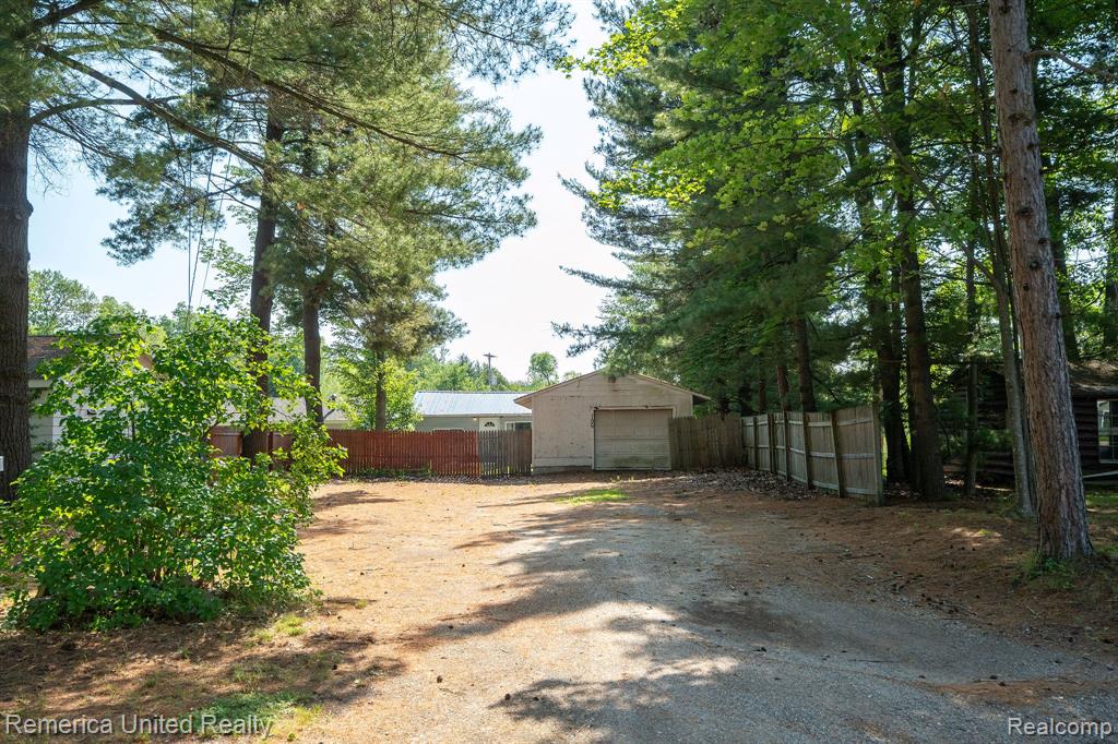106 Devonshire Drive, Prudenville, MI 48651 — Photo 29