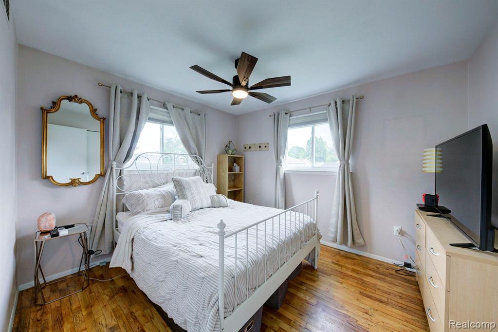 42208 HAYES Street, Belleville, MI 48111 — Photo 16