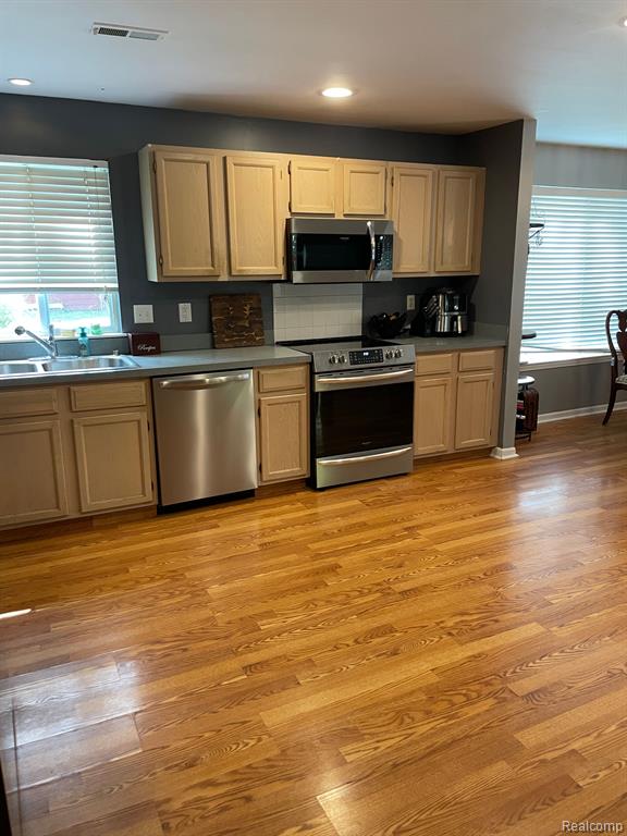 6508 Cloverton Drive, Waterford, MI 48329 — Photo 12