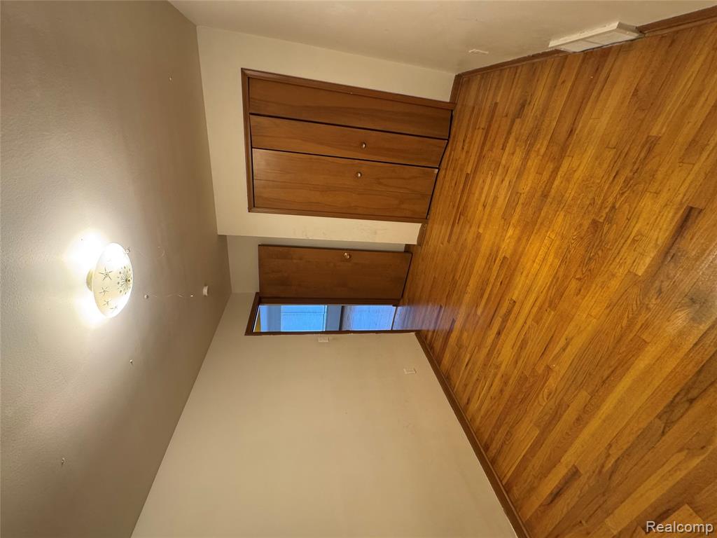 8309 Potomac Street, Center Line, MI 48015 — Photo 11