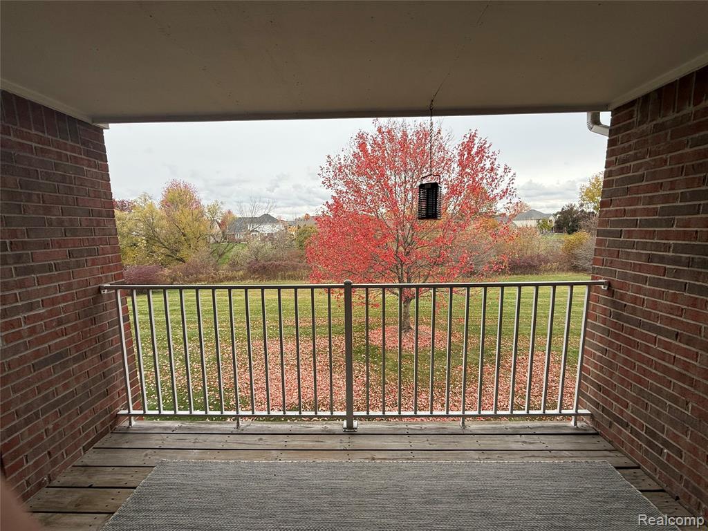 46105 Rhodes Drive, Macomb, MI 48044 — Photo 12