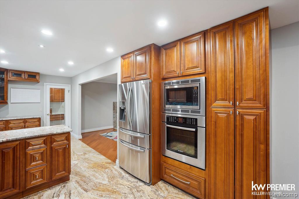 5584 Pembury Lane, West Bloomfield, MI — Photo 8