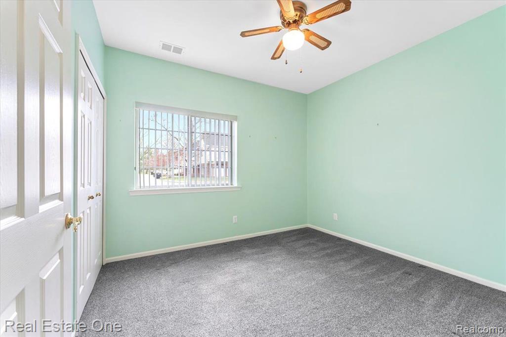 23027 FAIRLANE Boulevard, Woodhaven, MI 48183 — Photo 15