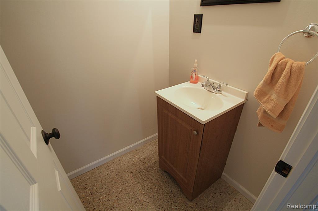 5404 Miller Road, Swartz Creek, MI 48473 — Photo 25