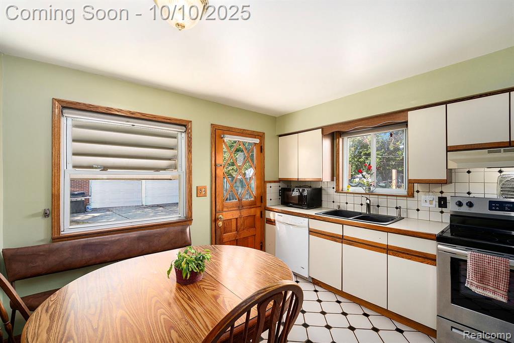 6607 Drexel Street, Dearborn Heights, MI 48127 — Photo 3
