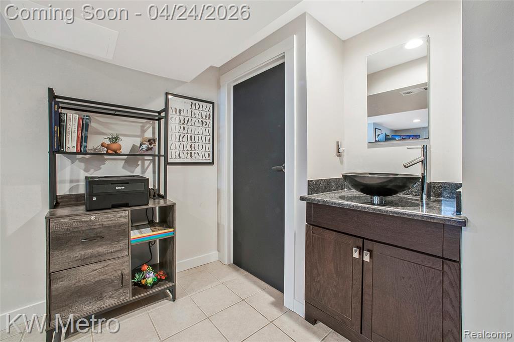 12721 Lincoln Drive, Huntington Woods, MI — Photo 29