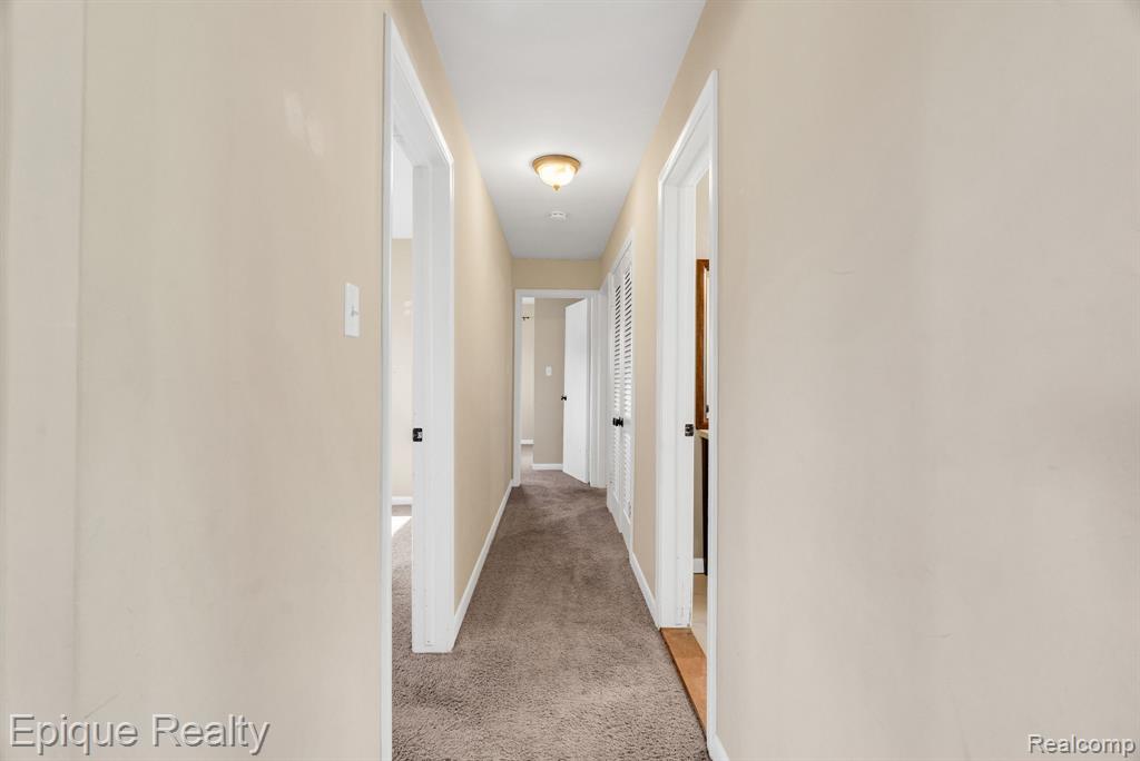 8052 Dungarvin Drive, Grand Blanc, MI 48439 — Photo 18