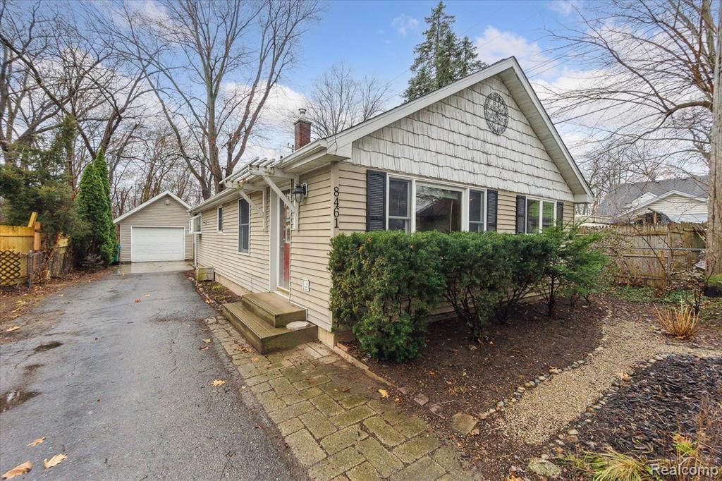 8461 CASCADE Street, Commerce Twp, MI 48382 — Photo 4