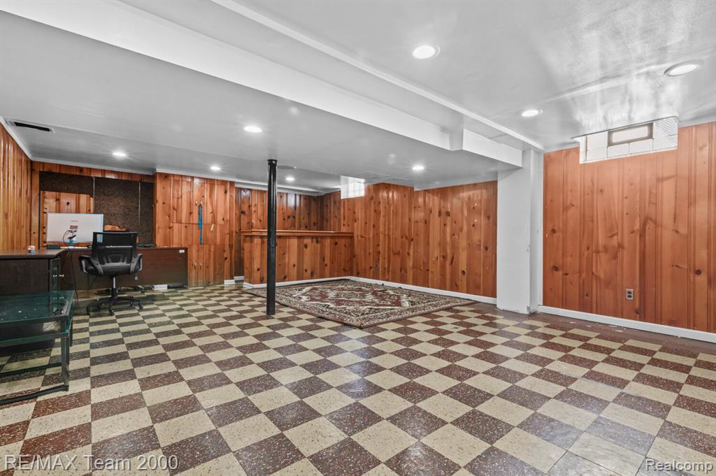 9 Christine Court, Dearborn, MI 48124 — Photo 16