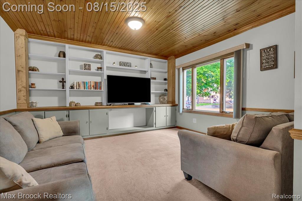415 W Lake Street, South Lyon, MI 48178 — Photo 3