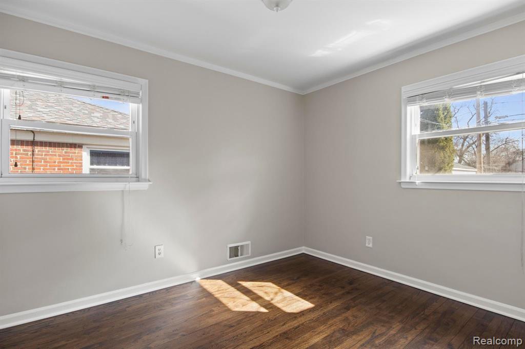 7000 N LAFAYETTE Street, Dearborn Heights, MI 48127 — Photo 16