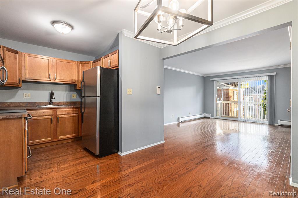 2420 Parmenter Boulevard, Royal Oak, MI, 48073