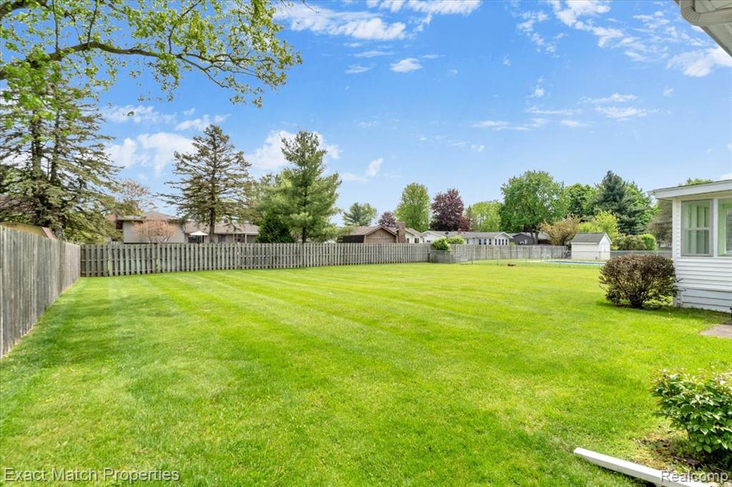 7186 Snow Apple Drive, Clarkston, MI — Photo 8