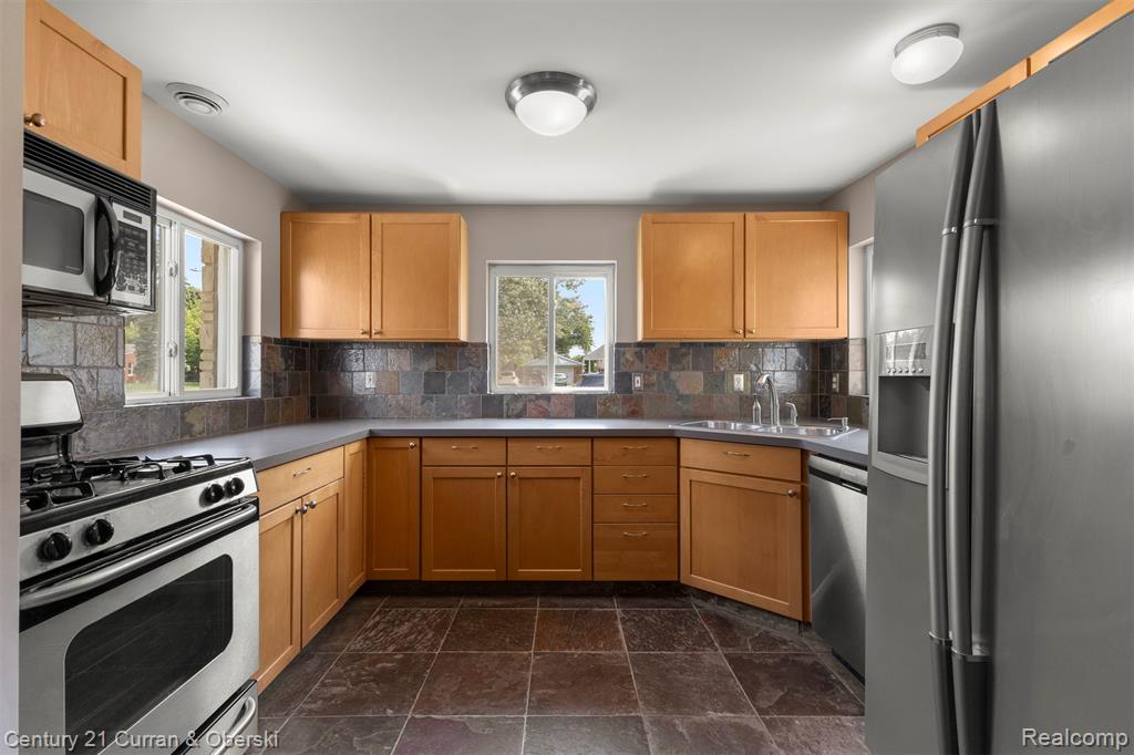 6905 N Beech Daly Road, Dearborn Heights, MI 48127 — Photo 12