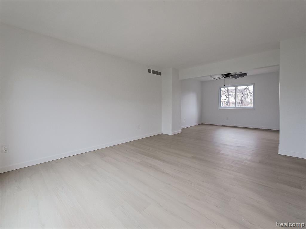 42484 MAJESTIC, Canton, MI 48188 — Photo 4