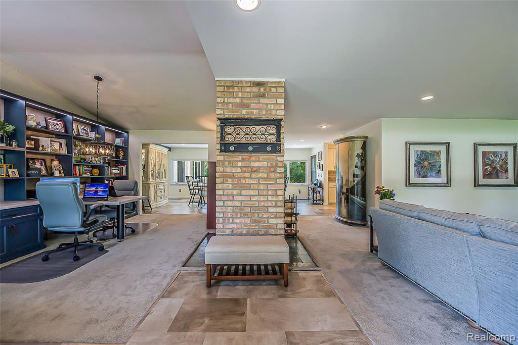 4990 Broomfield Lane, West Bloomfield, MI — Photo 3
