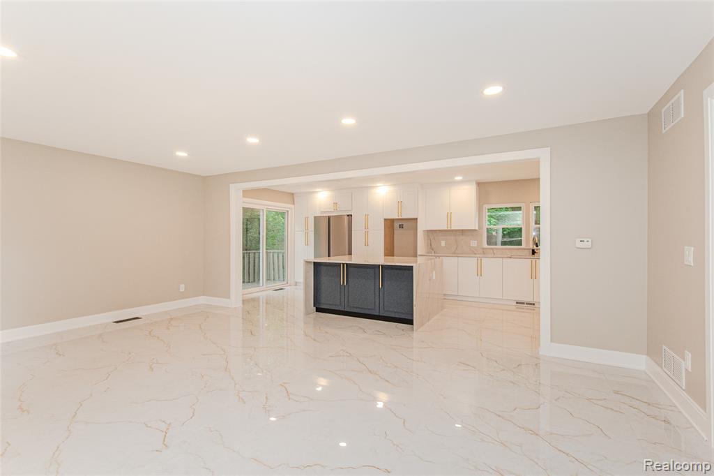 21993 Riverview Drive, Beverly Hills, MI 48025 — Photo 34