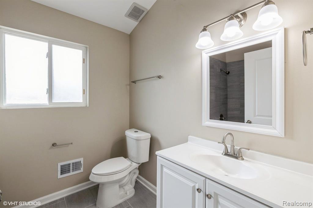 4170 NAVARRA, White Lake, MI 48383 — Photo 13
