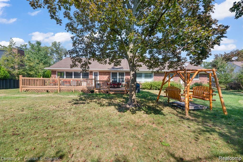 730 WOODCREST Drive, Dearborn, MI 48124 — Photo 23