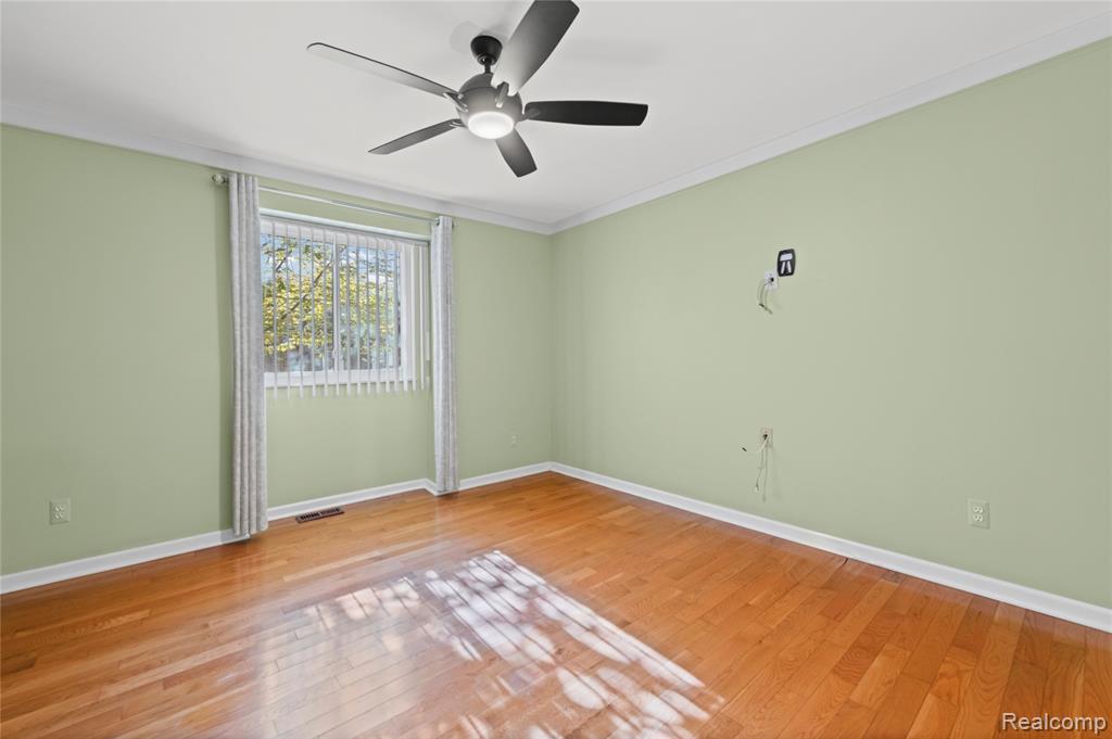 20557 Longwood Drive, Clinton Twp, MI 48038 — Photo 11