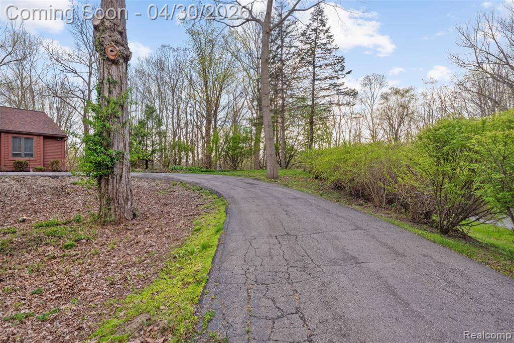 8412 Beacon Lane, Northville, MI 48168 — Photo 32