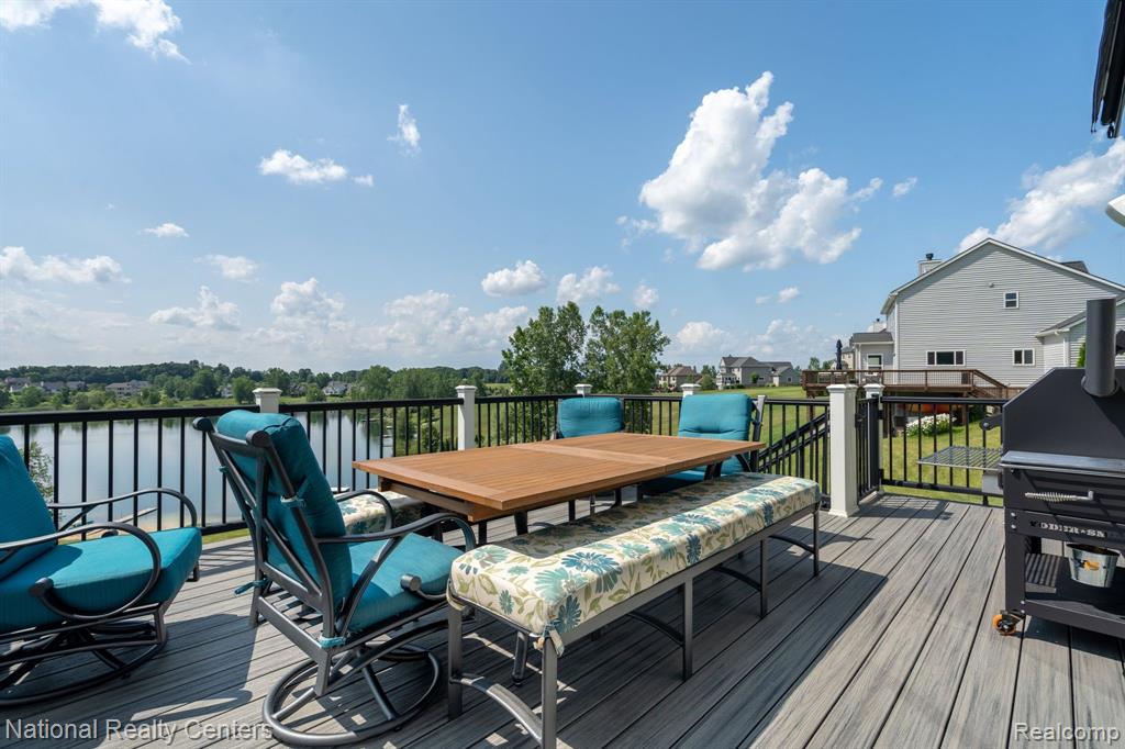 9869 Dartmouth Road, Clarkston, MI 48348 — Photo 49