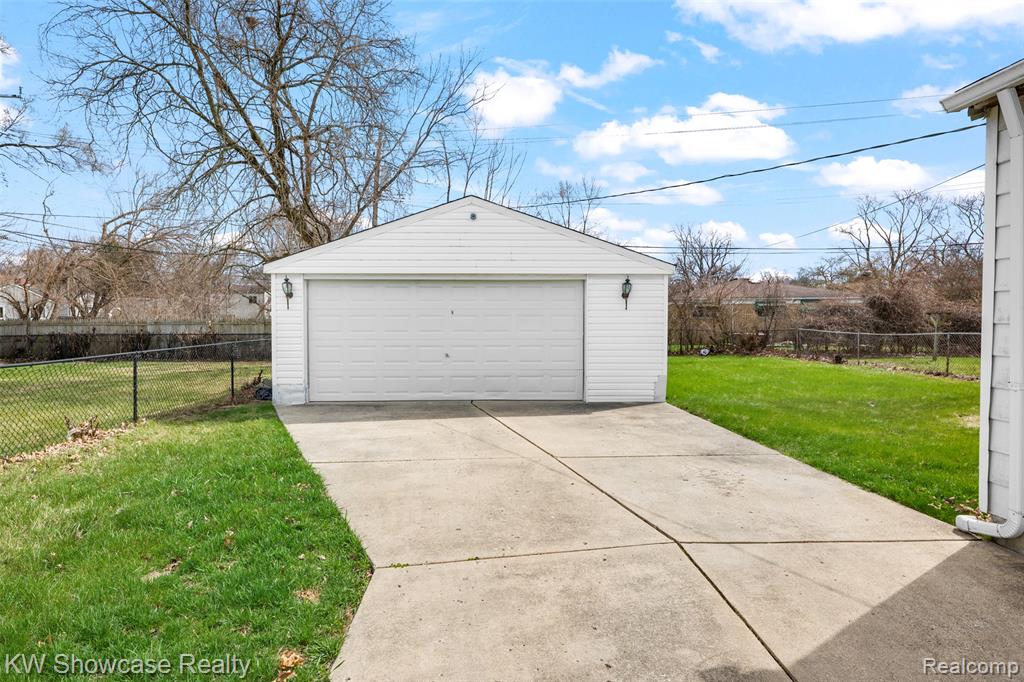 19560 Berg Road, Detroit, MI 48219 — Photo 6
