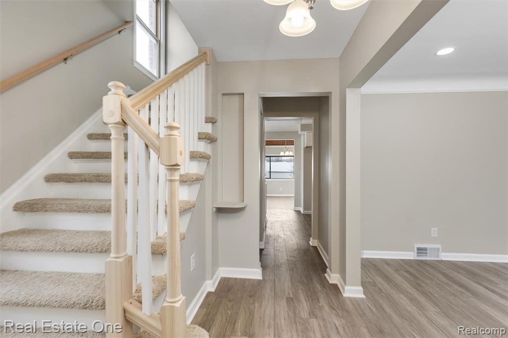 19196 Berden Street, Grosse Pointe, MI 48236 — Photo 18