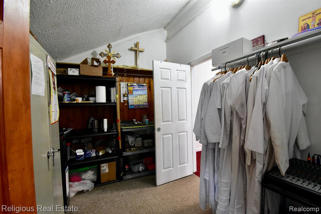 730 E AUBURN Road, Rochester Hills, MI 48307 — Photo 5