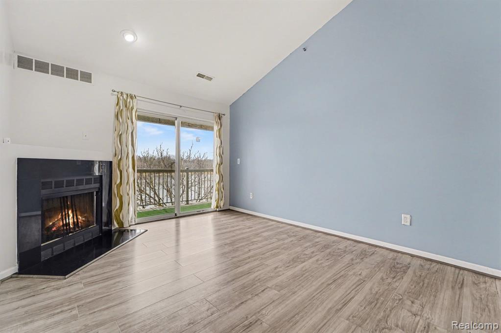 858 Amanda Lane, Pontiac, MI 48340 — Photo 4