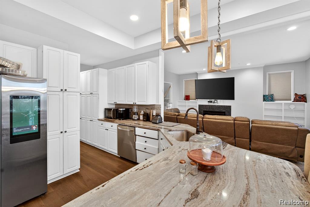 5874 Orchard Woods Drive, West Bloomfield, MI 48324 — Photo 17