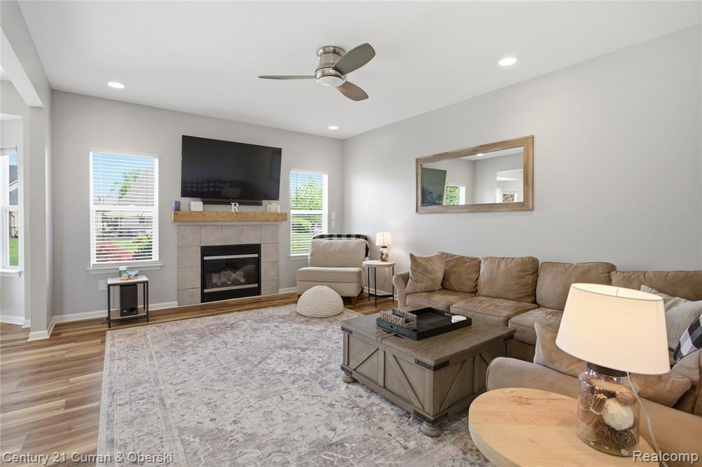 23537 Crescent Ridge Drive, New Boston, MI 48164 — Photo 11