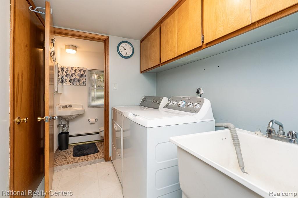 837 Dakota, Rochester Hills, MI 48307 — Photo 16