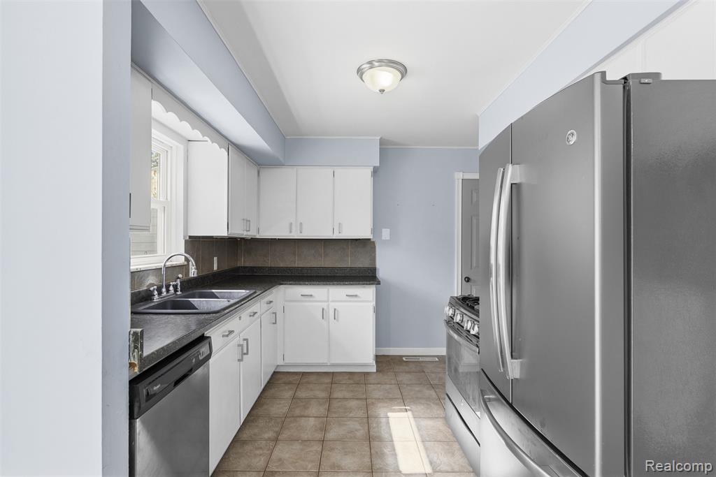 5155 Oxford Court, Swartz Creek, MI 48473 — Photo 13