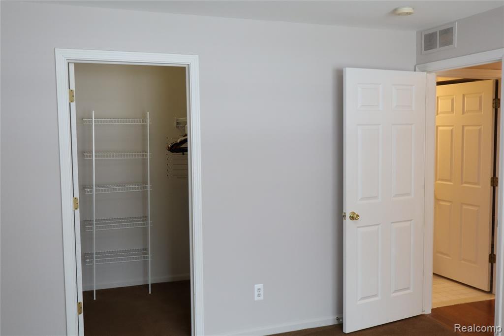 44982 Marigold Drive, Sterling Heights, MI 48314 — Photo 26