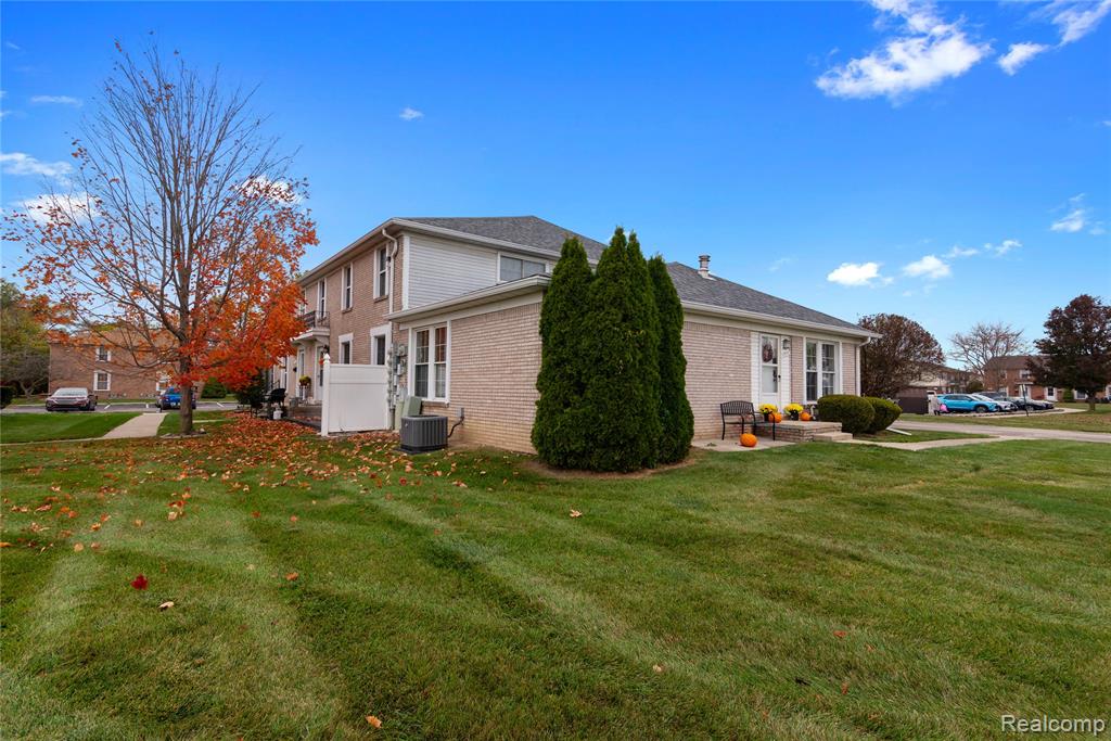 28394 Brookfield Court, Brownstown, MI 48183 — Photo 21
