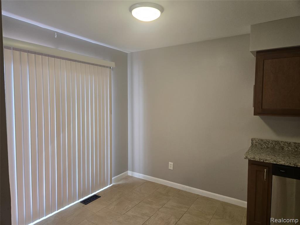 5353 Wright Way W, West Bloomfield, MI — Photo 14