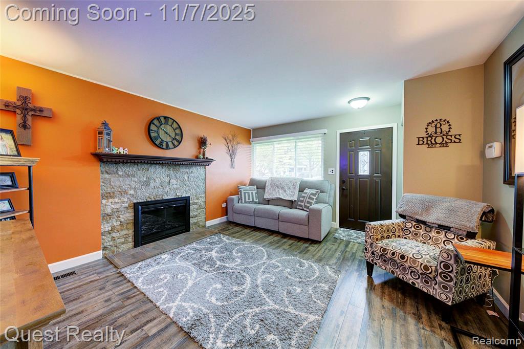 9013 Oporto Street, Livonia, MI 48150 — Photo 3