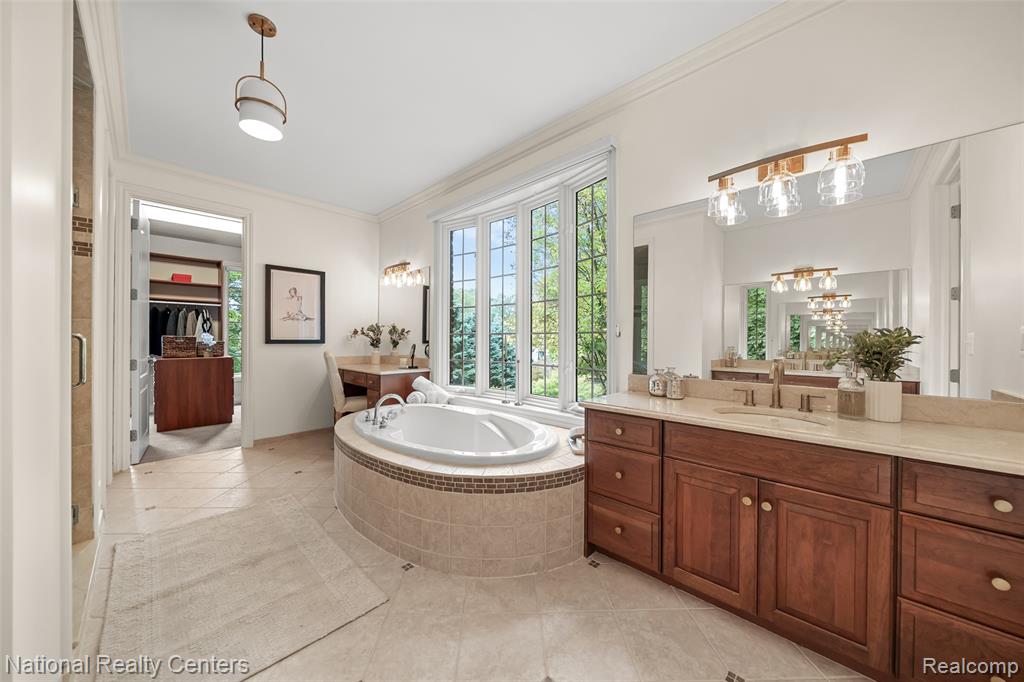 5010 Forest Valley Drive, Clarkston, MI 48348 — Photo 42