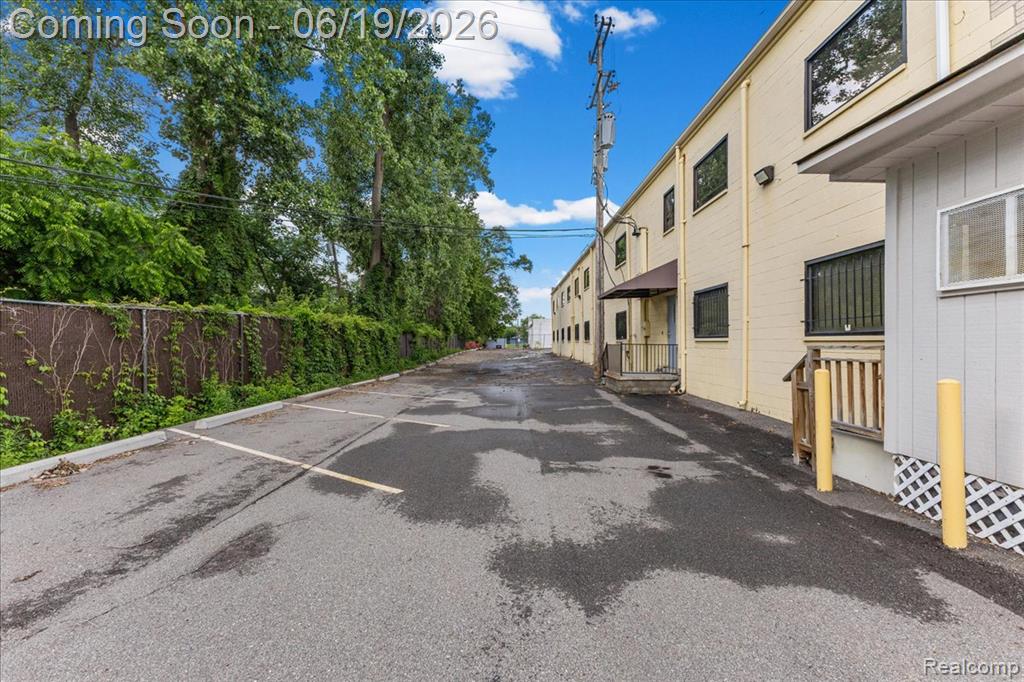 17421-17321 Telegraph, Detroit, MI 48219 — Photo 48