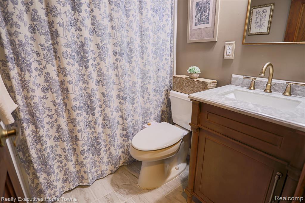 2687 Los Angeles Drive, Wolverine Lake, MI 48390 — Photo 25