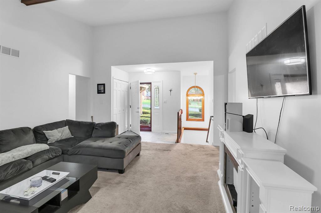 860 Woodridge Hills Drive, 95, Brighton, MI 48116 — Photo 4
