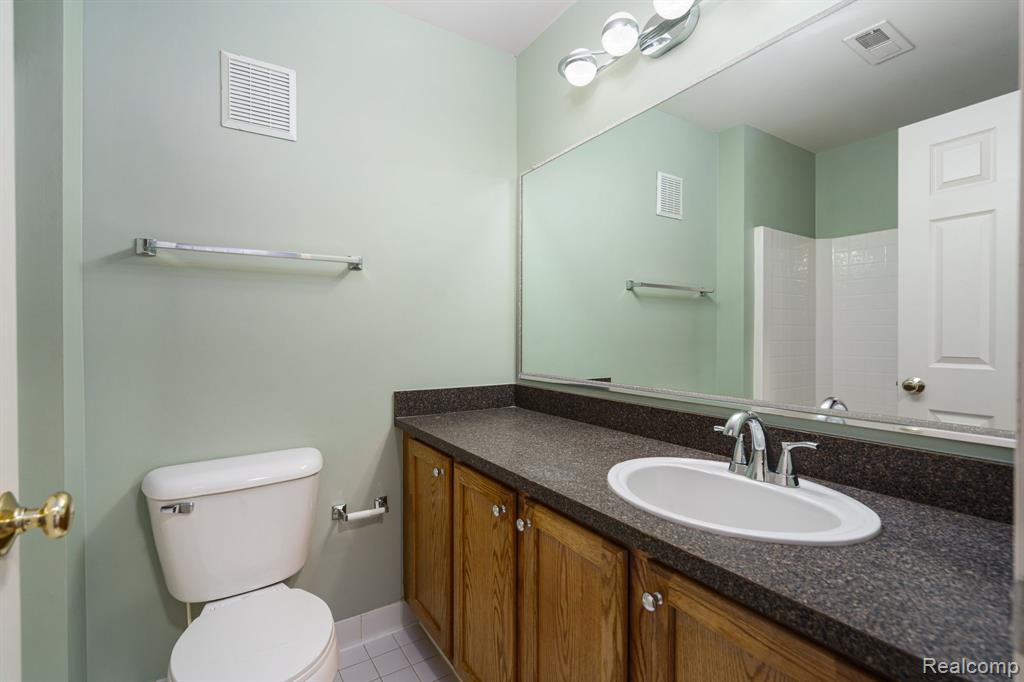 5200 ADDINGTON Drive, 49, Commerce Twp, MI 48390 — Photo 18