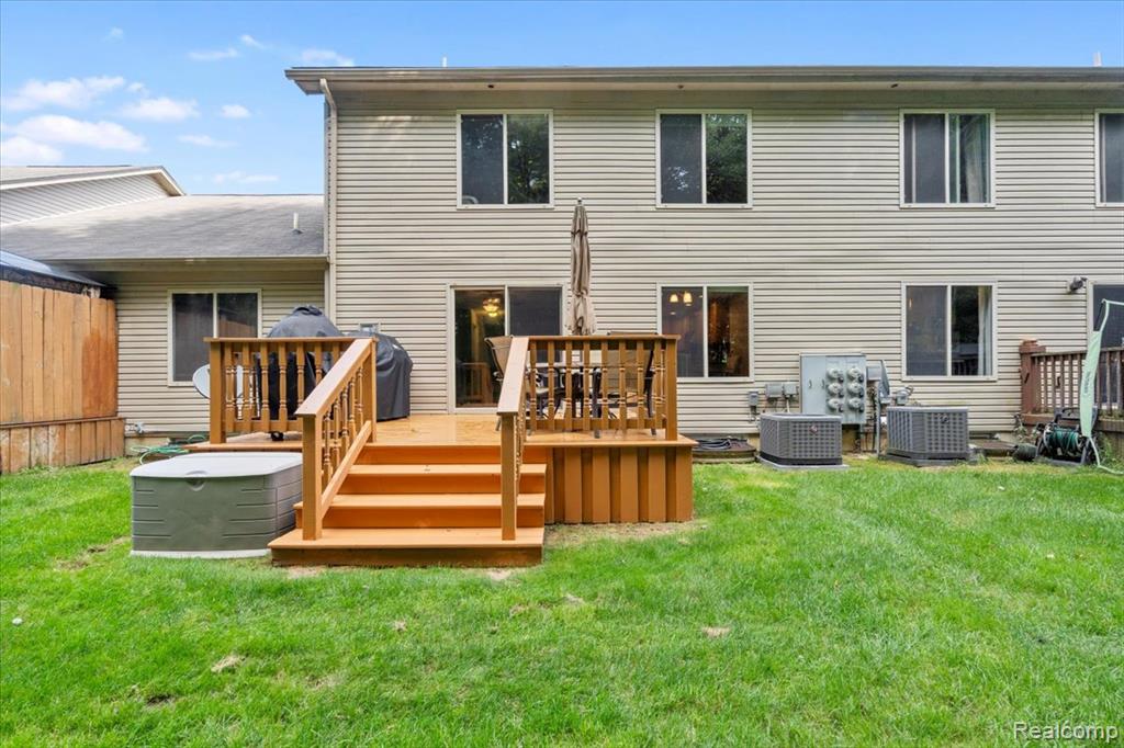 17452 Ava Court, New Boston, MI 48164 — Photo 26
