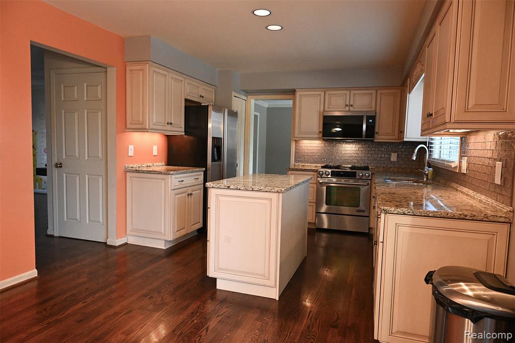 4427 Cahill Drive, Troy, MI 48098 — Photo 6