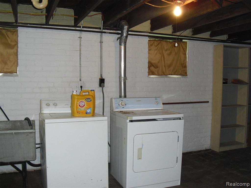 887 SAINT CLAIR LOWER Street, Grosse Pointe, MI 48230 — Photo 16