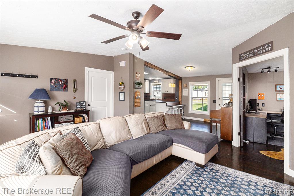 6195 Andora Avenue, Fenton, MI 48430 — Photo 4