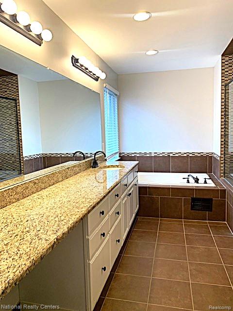 1890 Plumridge Court, Commerce Twp, MI 48390 — Photo 15