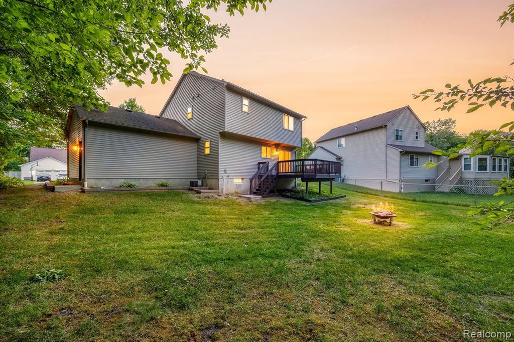 526 COVE VIEW Drive, Waterford, MI 48327 — Photo 5
