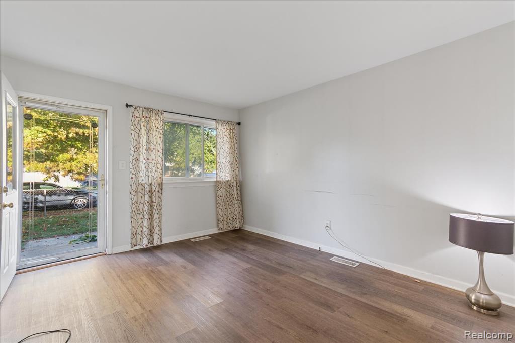803 Dorset Avenue, Ypsilanti, MI 48198 — Photo 6